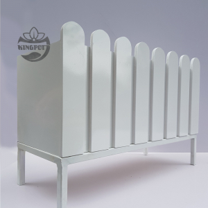 Chậu composite hàng rào trắng