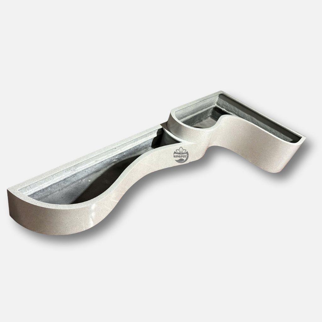 Chậu composite cong ban công tạo sự hài hòa cho không gian ngoài trời