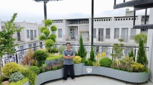 Chậu composite bo cong 3 tầng Kingpot thiết kế theo yêu cầu cho biệt thự The Manor Central Park